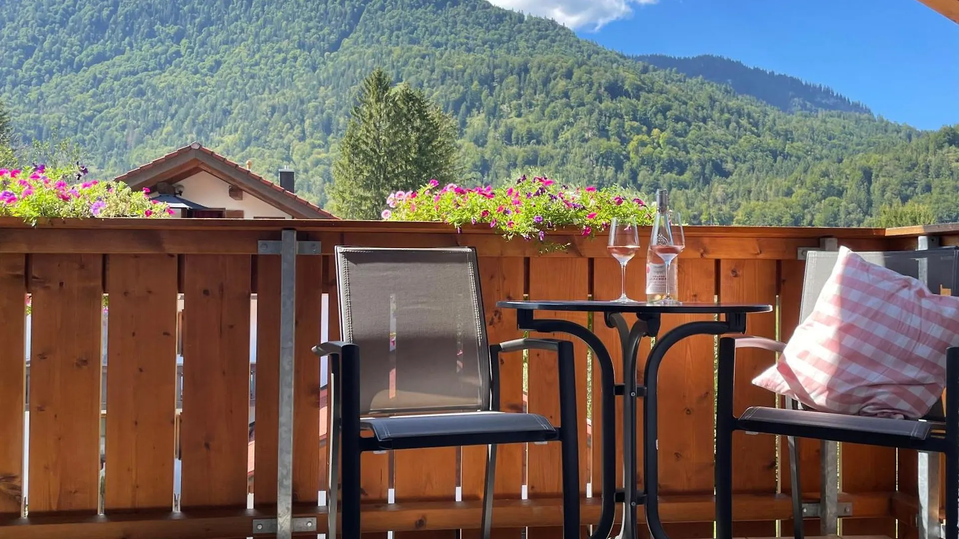 Apartment Das Bergquartier - Ferienwohnung Muehlberg Oberau